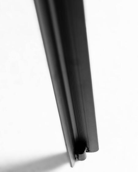 Escritorio Nadyria chapa de nogal y acero con acabado negro 120 x 55 cm