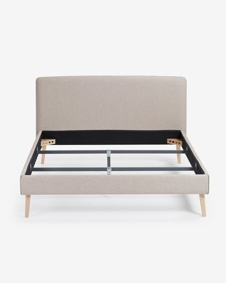 Cama desenfundable Dyla beige con patas de madera maciza de haya 150 x 190 cm