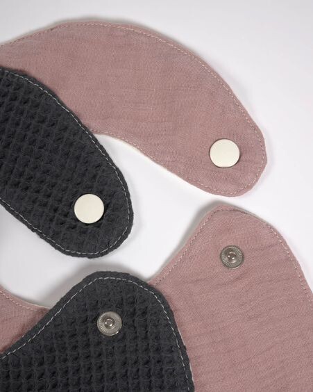 Set Marinet de 2 baberos 100% algodón orgánico (GOTS) rosa y azul
