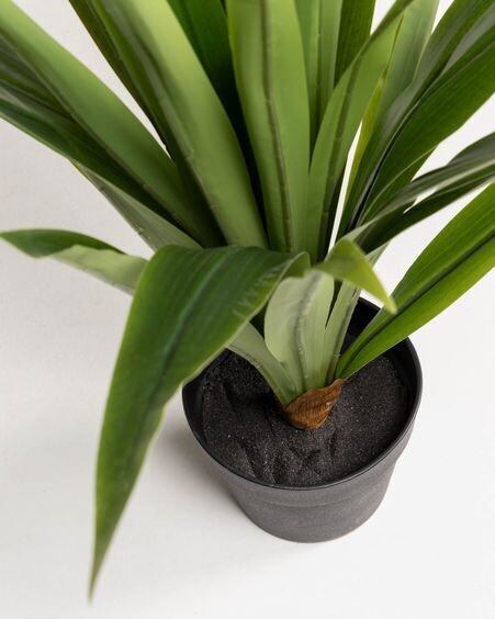 Planta artificial Yucca con maceta negro 80 cm