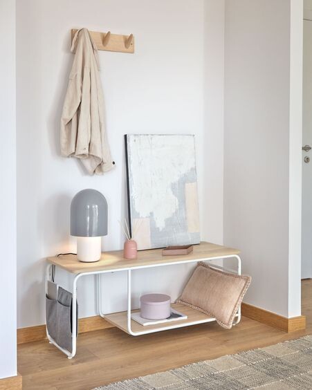 Lámpara de mesa Brittany de metal con acabado pintado blanco y gris