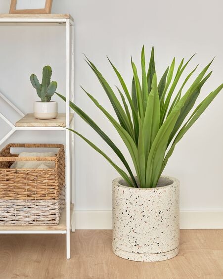 Planta artificial Yucca con maceta negro 80 cm