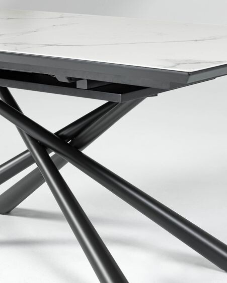 Mesa extensible Theone porcelánico blanco y patas de acero acabado negro 160 (210) x 90 cm