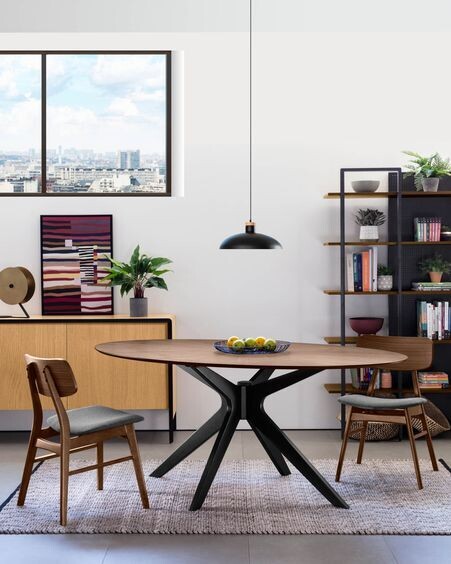 Silla Selia de madera maciza de caucho y chapa de nogal tapizado gris oscuro