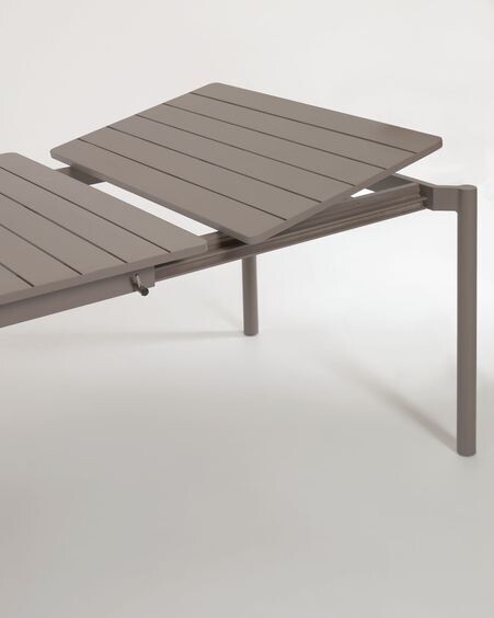 Mesa extensible de exterior Zaltana de aluminio con acabado marrón mate 180 (240) x 100 cm