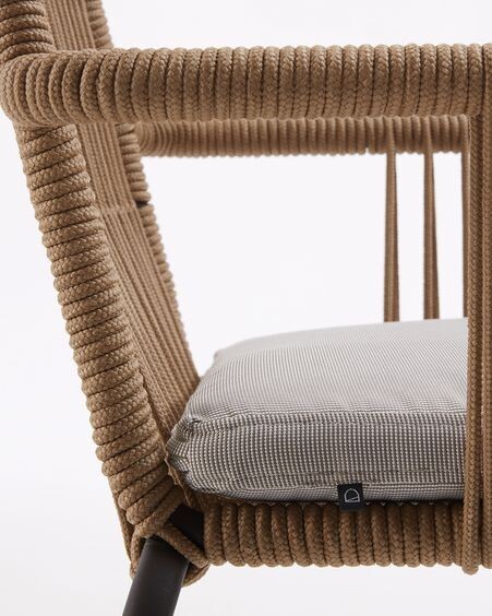 Silla Samanta de cuerda beige y patas de acero galvanizado