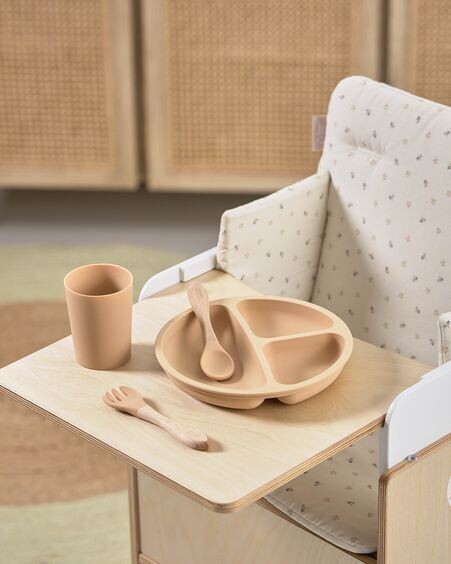 Bandeja para silla evolutiva Nuun chapa abedul