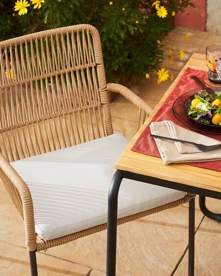 Silla Samanta de cuerda beige y patas de acero galvanizado