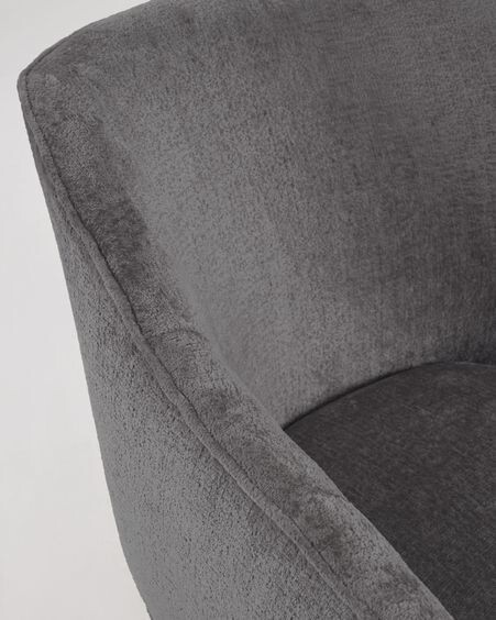 Butaca Bobly de chenilla gris oscuro y patas de madera acabado natural