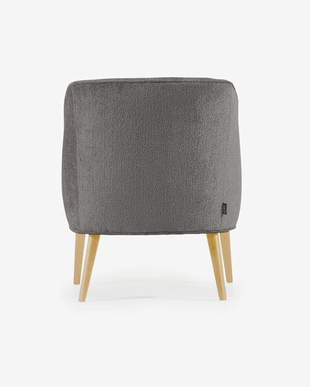 Butaca Bobly de chenilla gris oscuro y patas de madera acabado natural