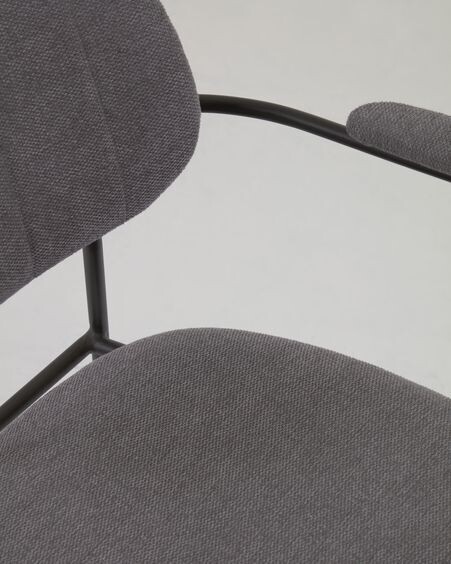 Silla Auxtina gris oscuro y metal negro