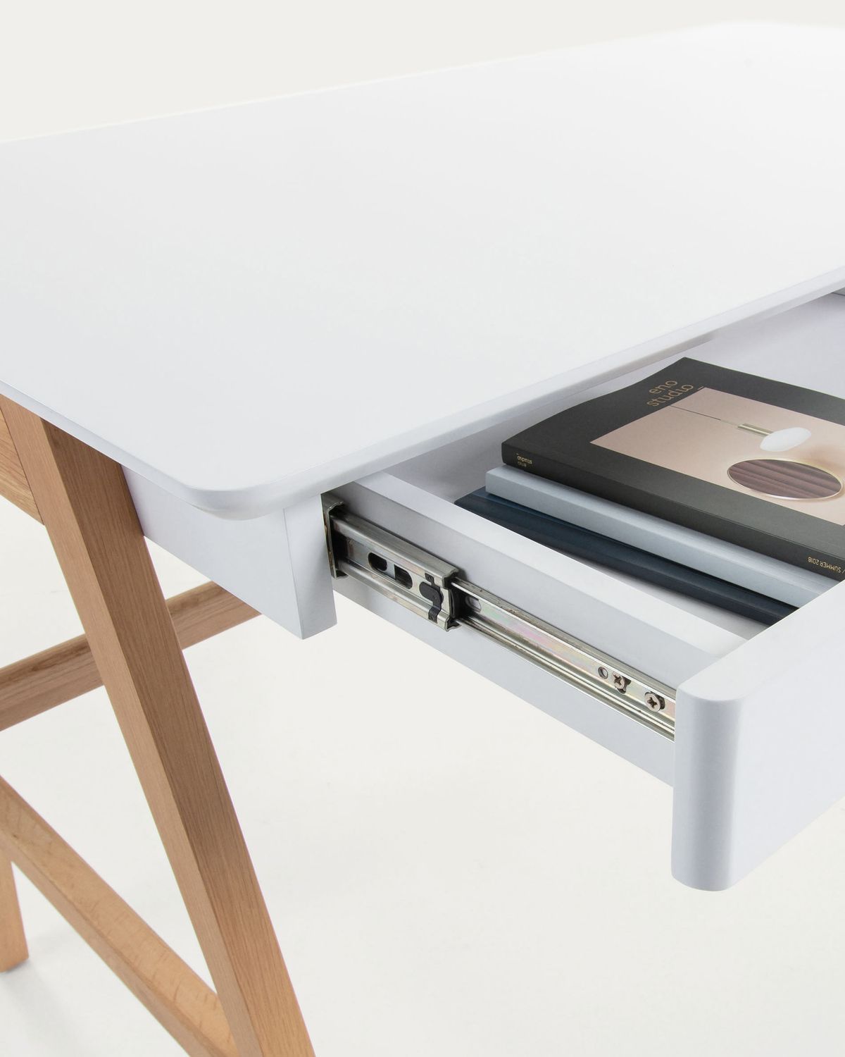 Mesa Dyana DM lacado blanco y patas de madera maciza de fresno 120 x 60 cm