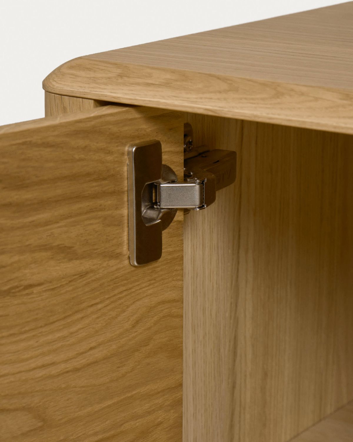 Aparador Lenon 3 puertas y 3 cajones de madera y chapa de roble 200 x 86 cm FSC MIX Credit