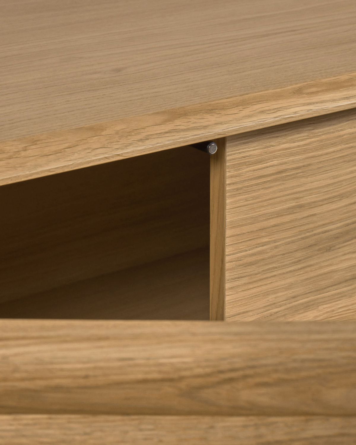 Aparador Lenon 3 puertas y 3 cajones de madera y chapa de roble 200 x 86 cm FSC MIX Credit