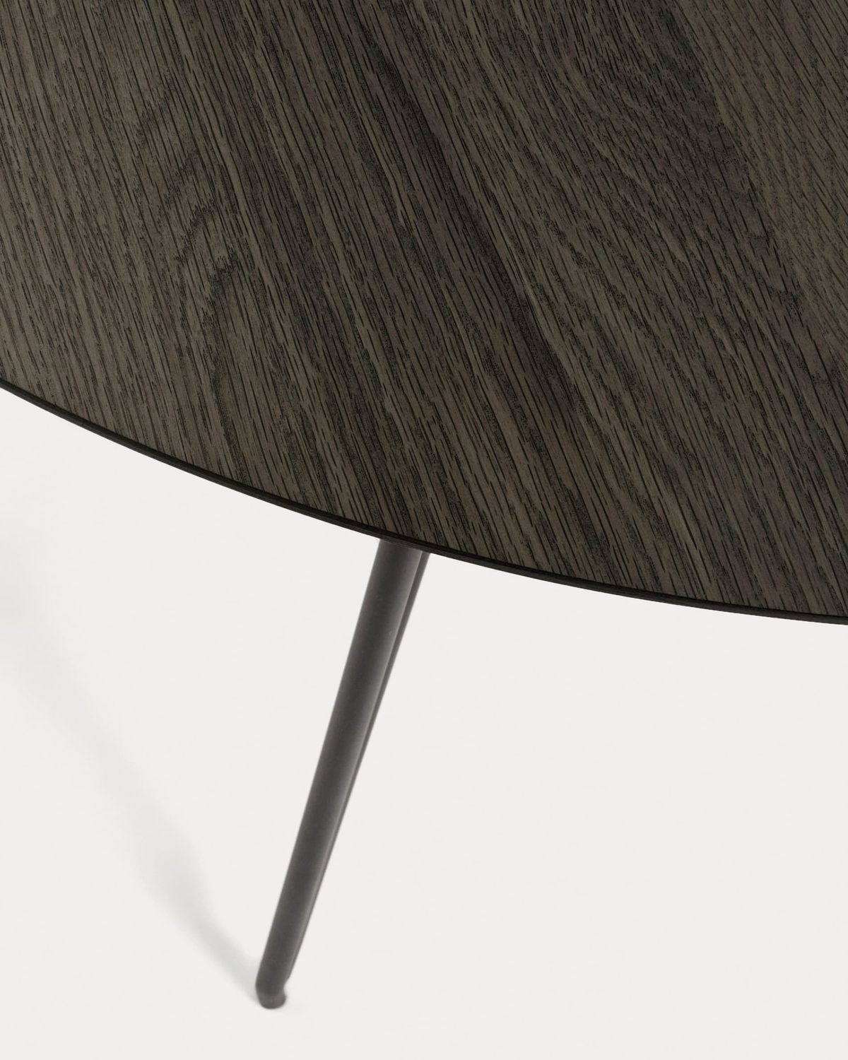 Mesa extensible redonda Milian Ø 120 (200) cm chapa de fresno patas de acero acabado negro