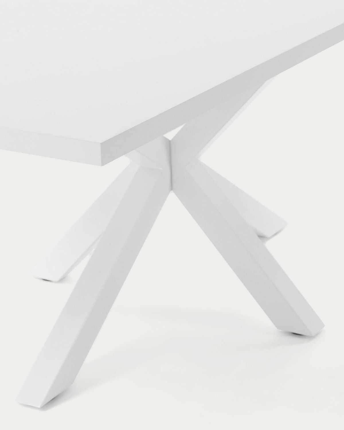 Mesa Argo de melamina con acabado blanco y patas de acero con acabado blanco 200 x 100 cm