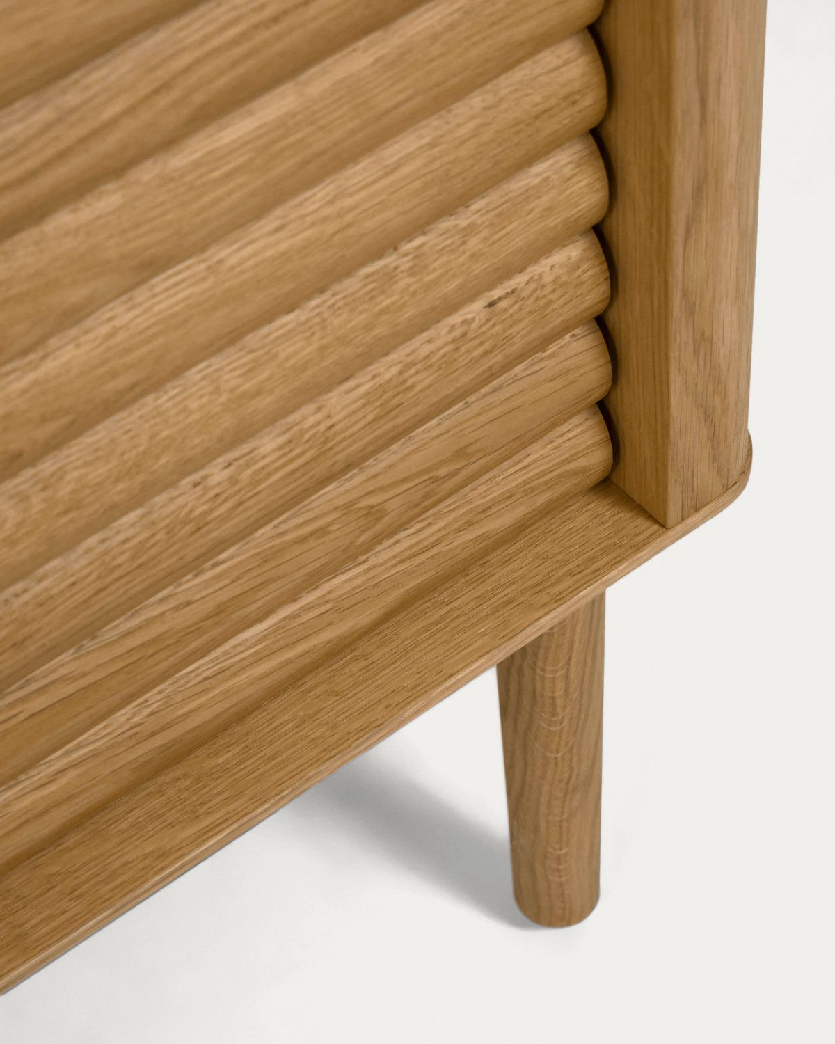 Aparador Lenon 2 puertas y 3 cajones de madera y chapa de roble 155 x 86 cm FSC MIX Credit