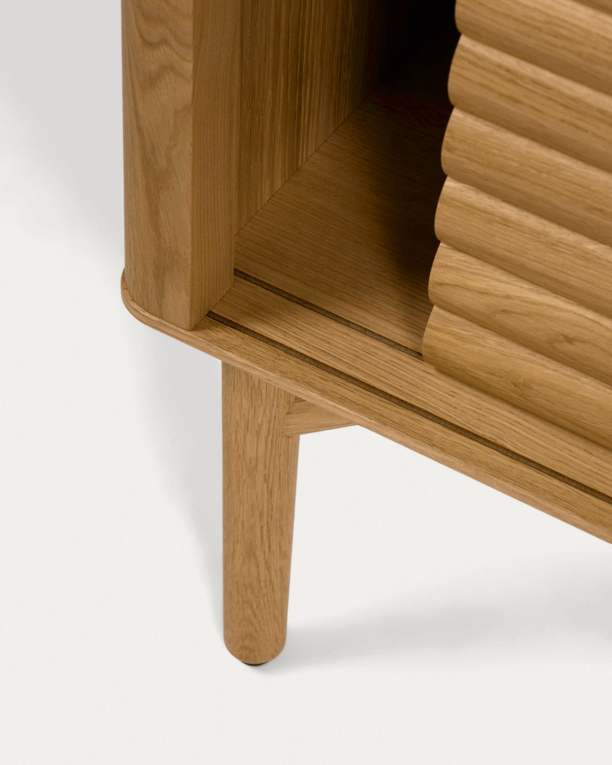 Mueble TV Lenon 2 puertas de madera maciza y chapa de roble 200 x 57 cm FSC MIX Credit