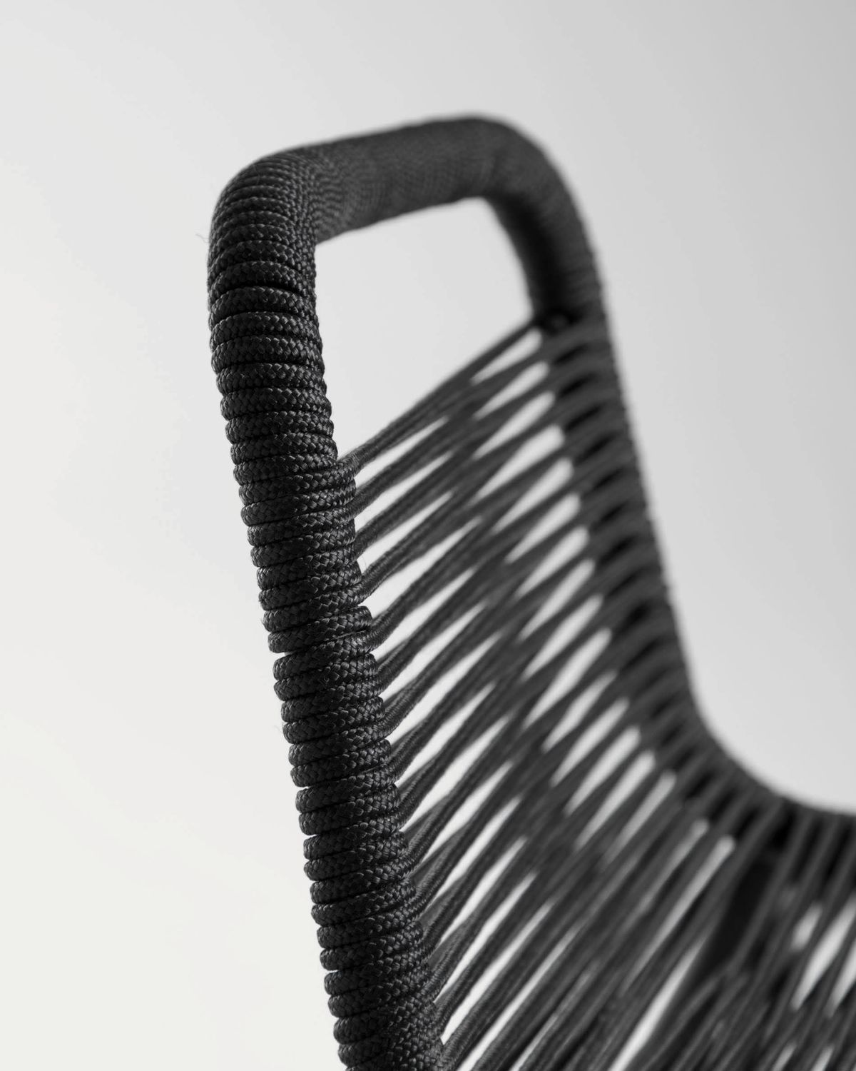 Taburete apilable Lambton de cuerda negro y acero con acabado negro altura 74 cm