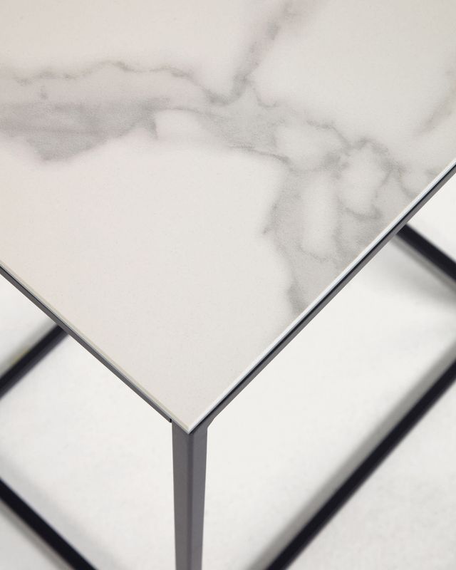 Mesa auxiliar Rewena sobre porcelánico acabado Kalos Blanco 45 x 30 cm
