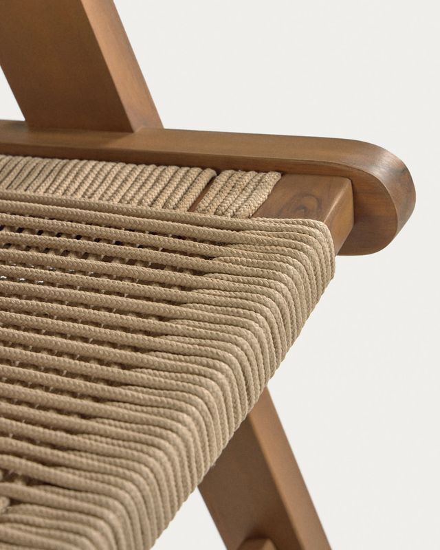 Sillón Geralda madera maciza acacia con acabado oscuro FSC 100%