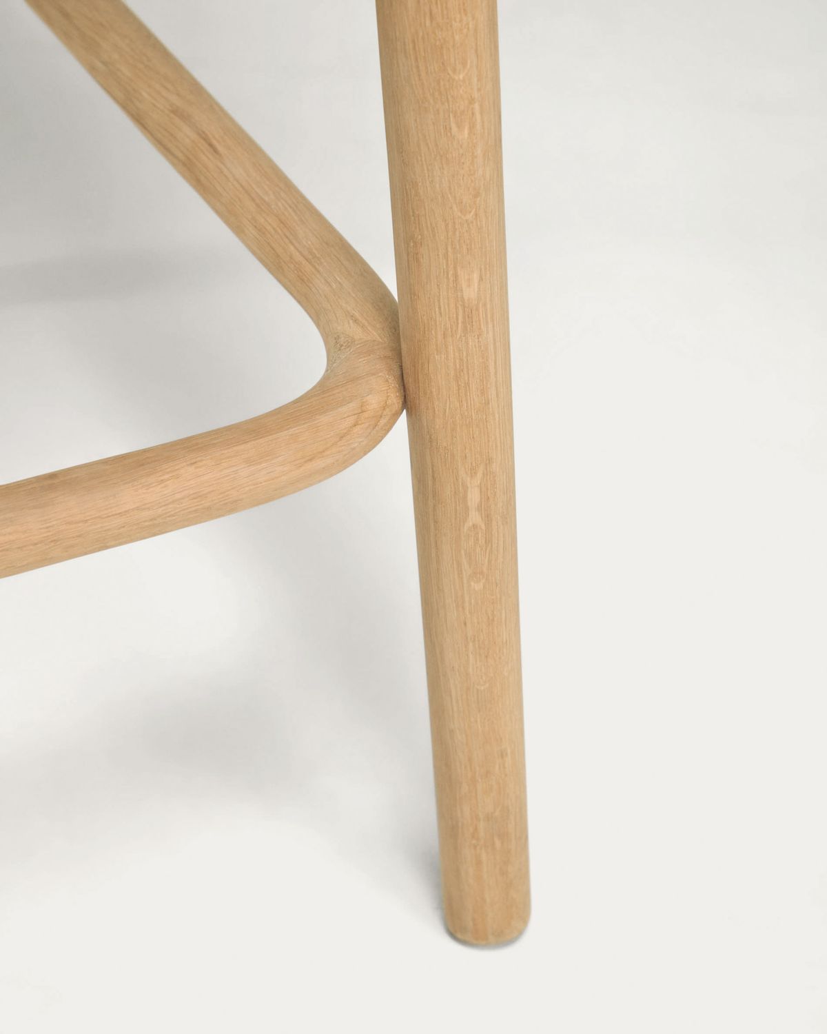 Taburete Doriane madera maciza roble acabado natural y asiento de tela 65cm FSC Mix Credit