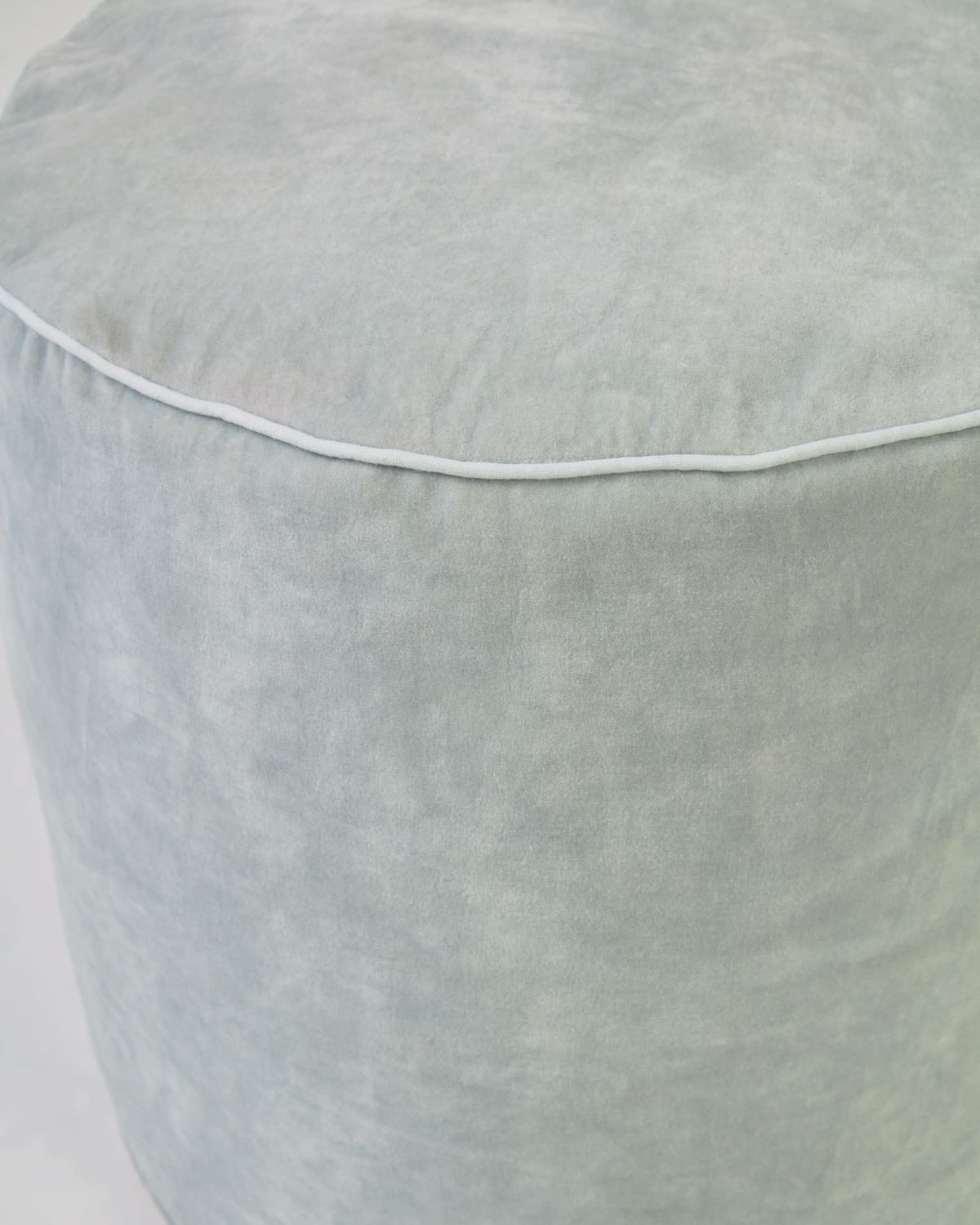 Puf redondo Brunetta de terciopelo turquesa claro Ø 40 cm