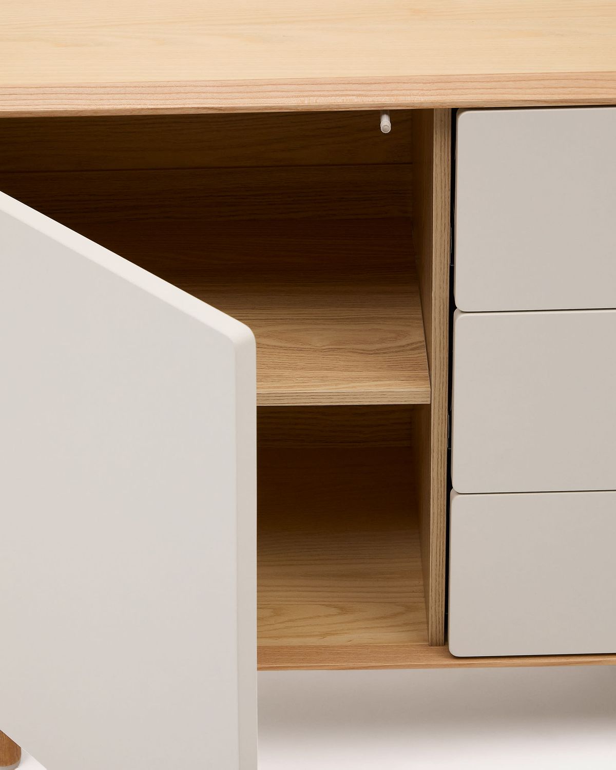 Aparador Anielle 1 puerta y 3 cajones de madera maciza y chapa de fresno 150 x 78 cm