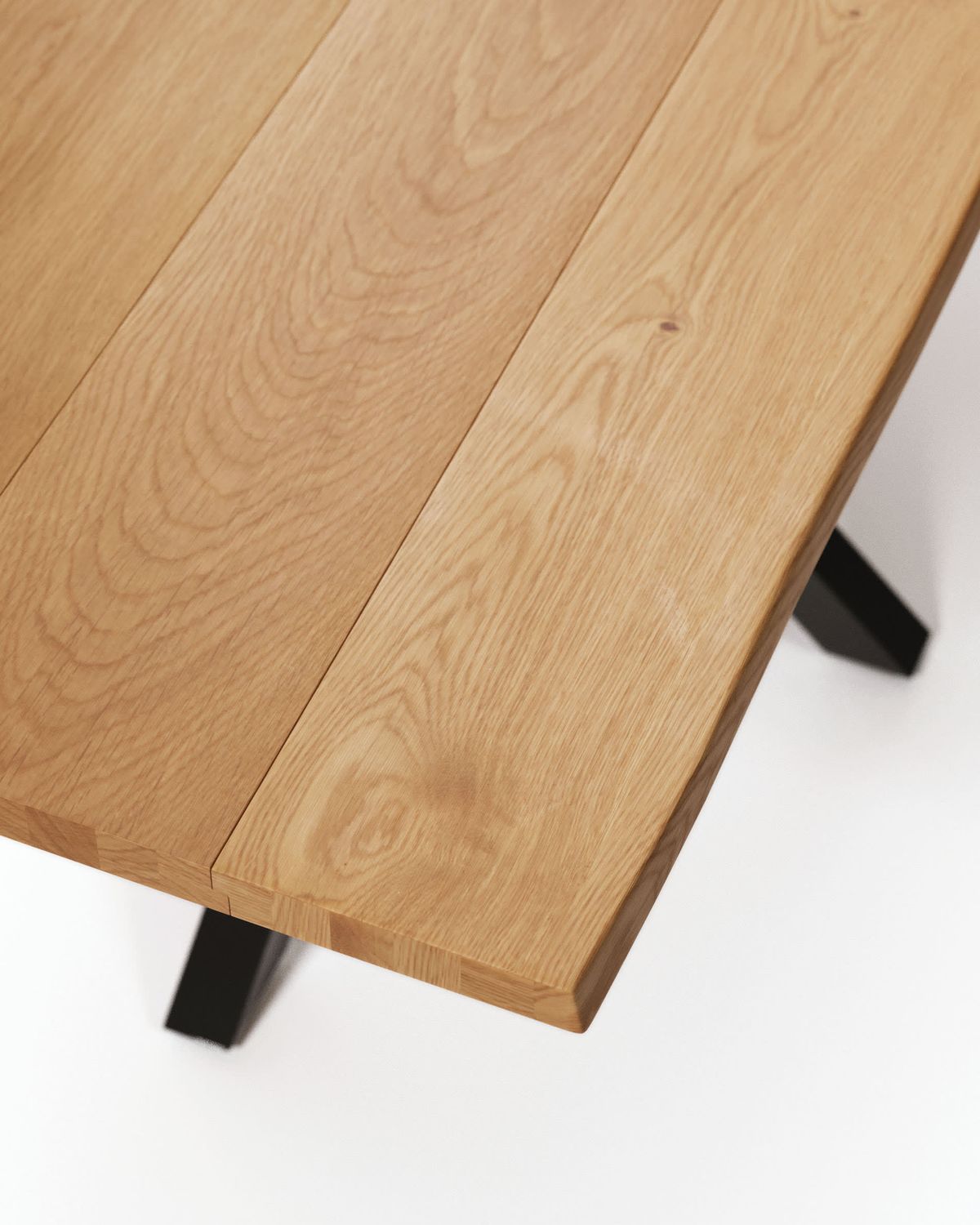 Mesa Argo de chapa de roble acabado natural y patas acero acabado negro 160 x 90 cm