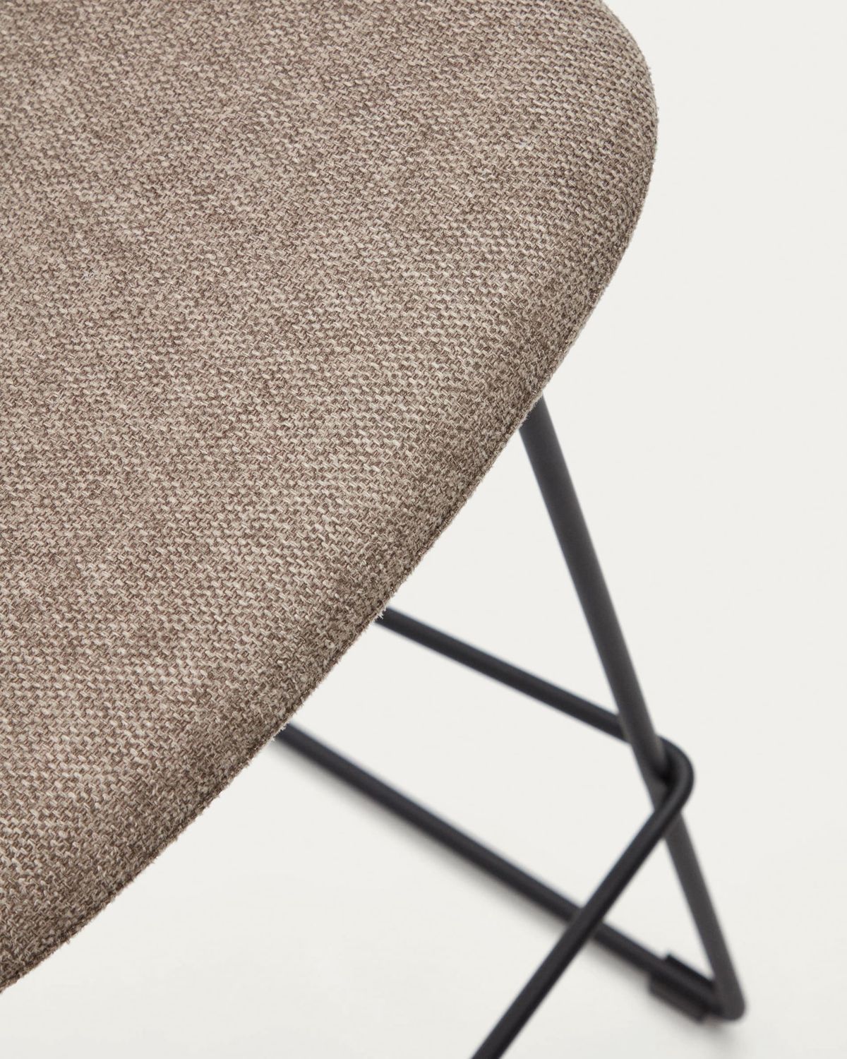Taburete Zahara marrón y acero con acabado negro altura 65 cm FSC 100%