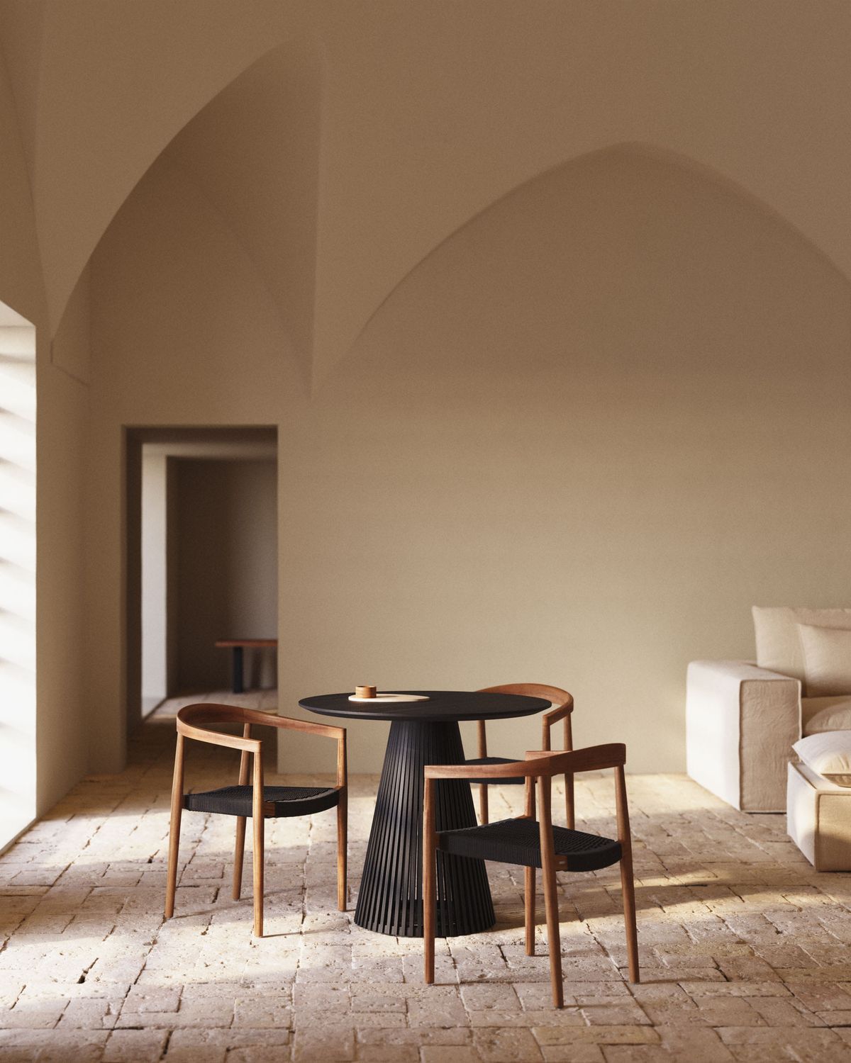 Silla de exterior Ydalia de madera maciza de teca con acabado natural y cuerda negro