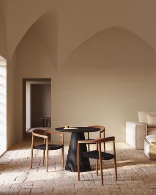 Silla de exterior Ydalia de madera maciza de teca con acabado natural y cuerda negro