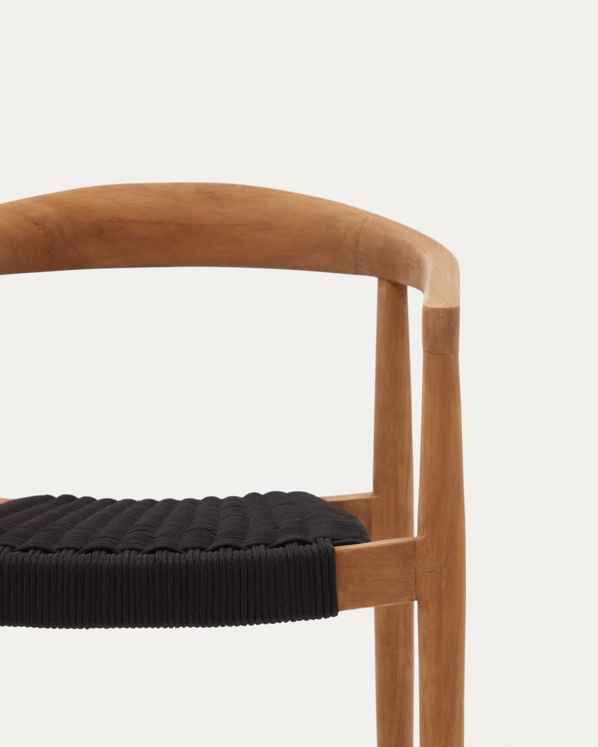 Silla apilable de exterior Ydalia de madera maciza de teca con acabado natural y cuerda negro