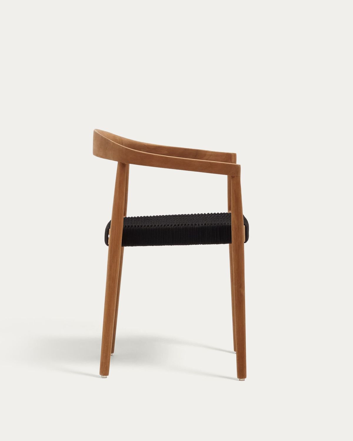 Silla apilable de exterior Ydalia de madera maciza de teca con acabado natural y cuerda negro