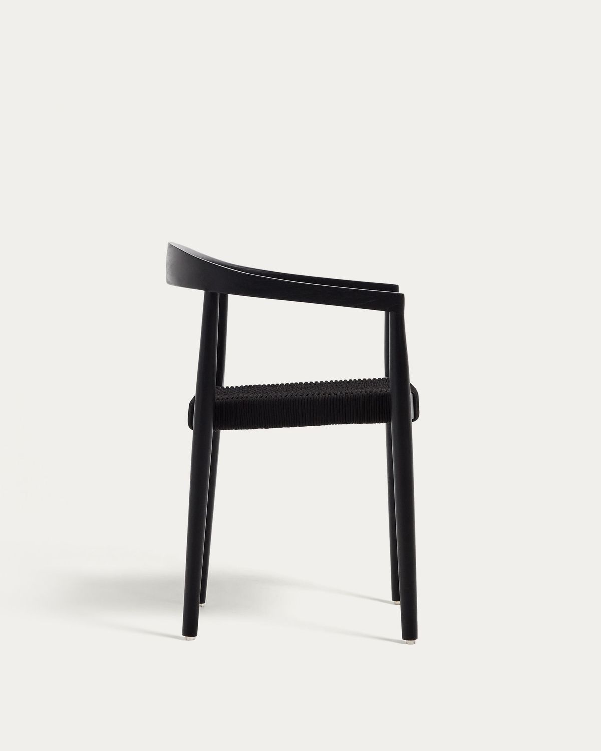 Silla de exterior Ydalia de madera maciza de teca con acabado natural y cuerda negro