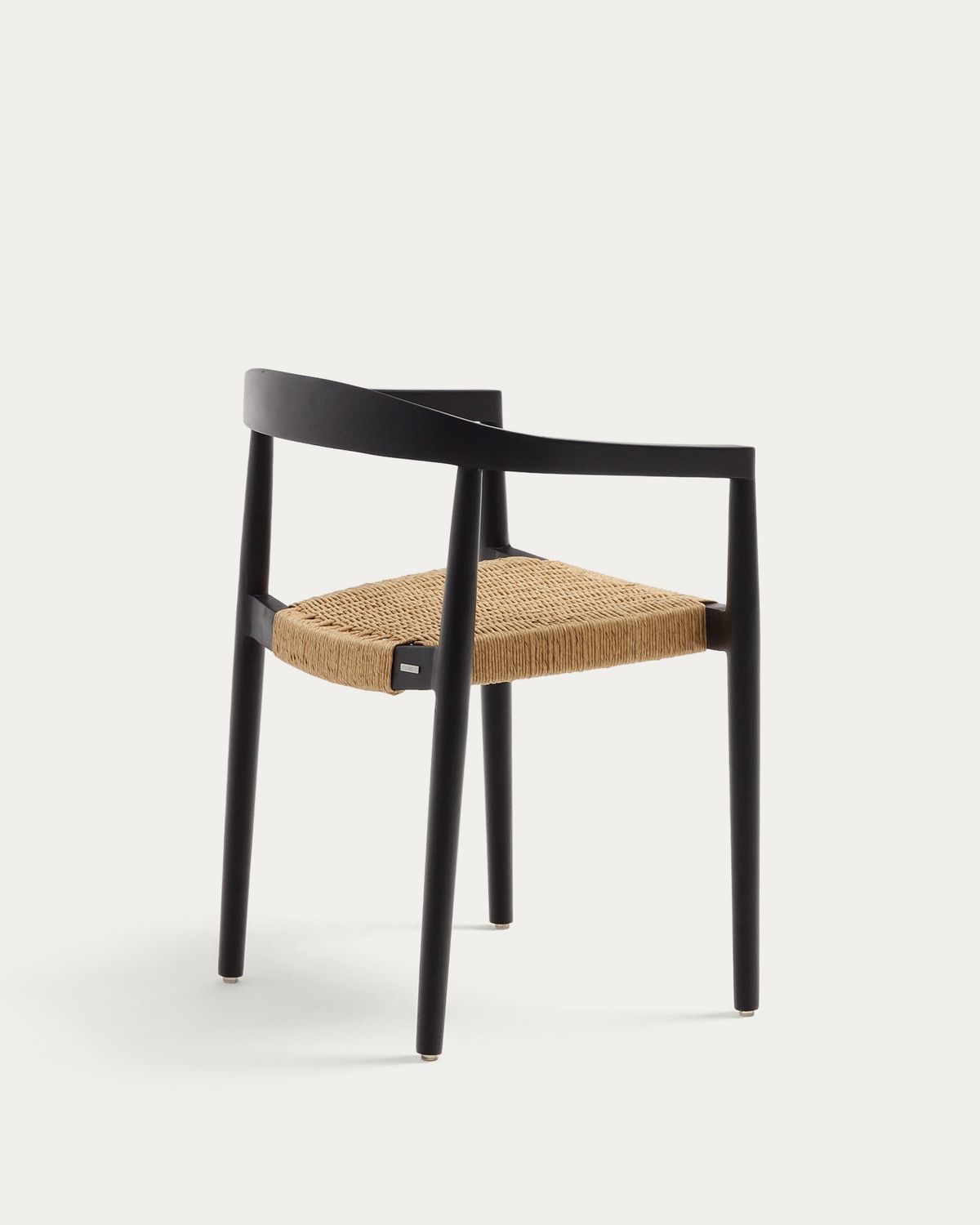 Silla apilable de exterior Ydalia de madera maciza de teca acabado negro y cuerda de ratán sintético