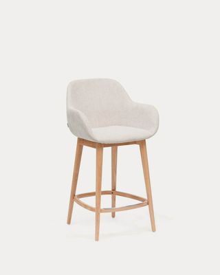 Taburete Konna beige y patas de madera maciza de fresno acabado tono natural 65 cm