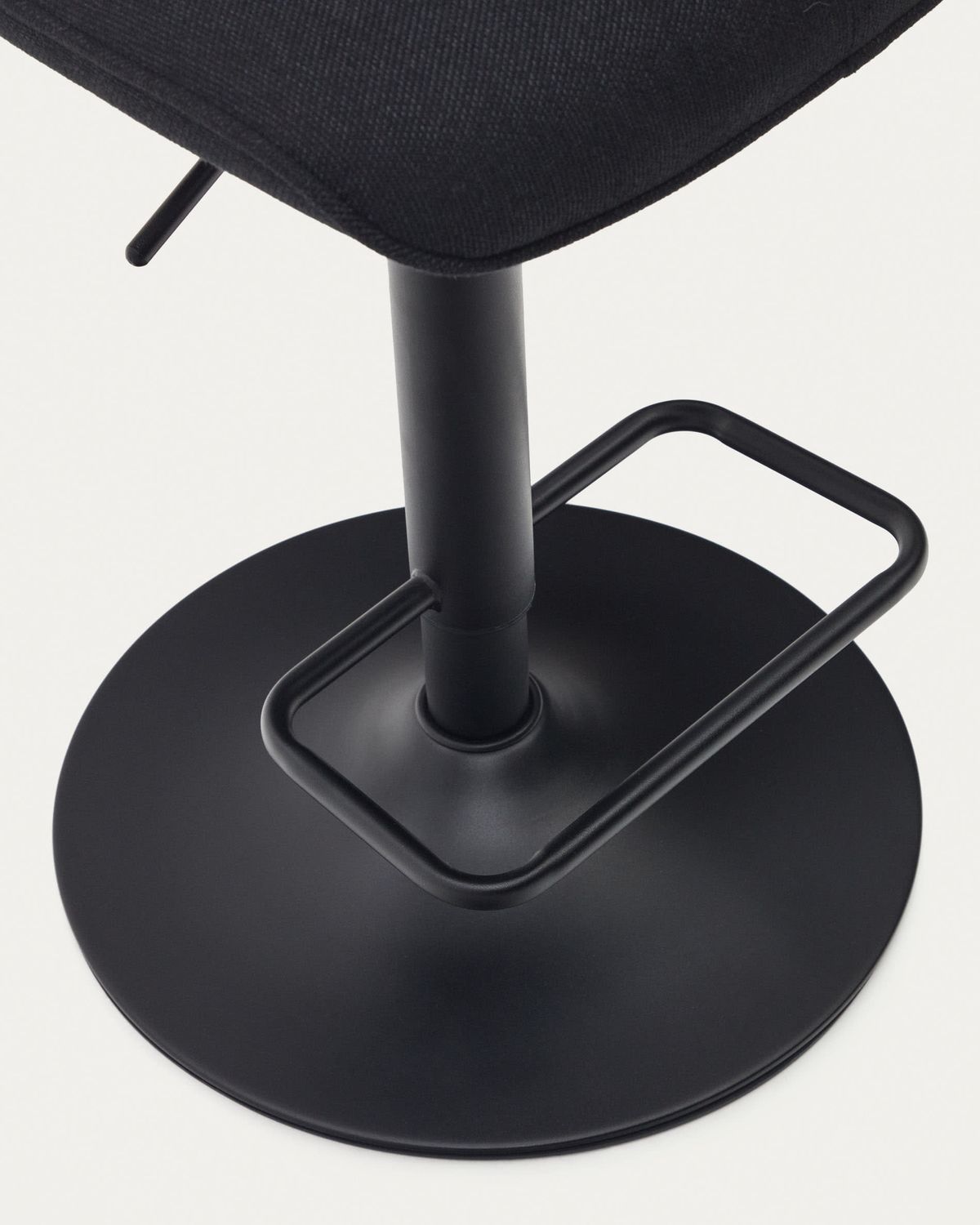 Taburete Zenda de chenilla negro y acero negro mate 81-102 cm FSC 100%