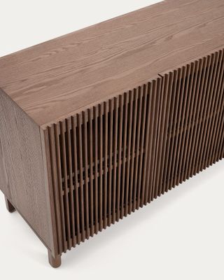 Aparador Beyla 4 puertas de chapa y madera maciza de fresno con acabado tono nogal 180 x 71,5 cm FSC 100%