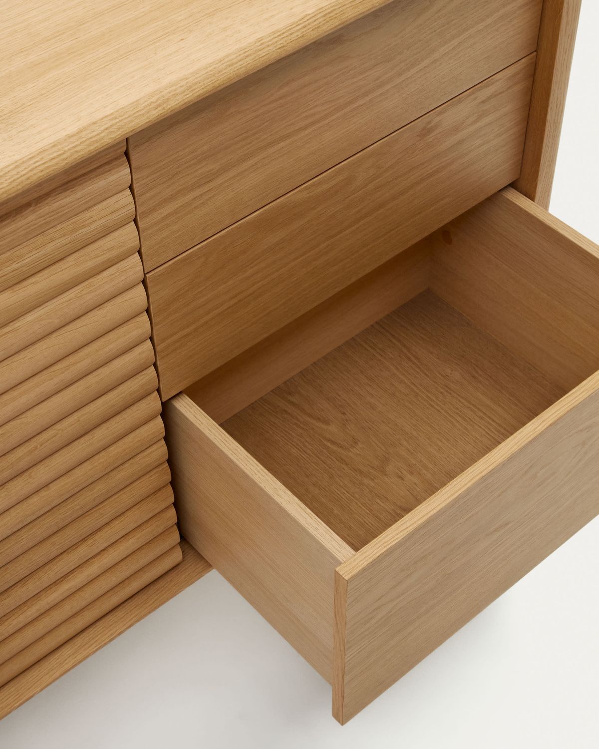 Aparador Lenon 1 puerta y 3 cajones de madera y chapa de roble 105 x 85 cm FSC MIX Credit