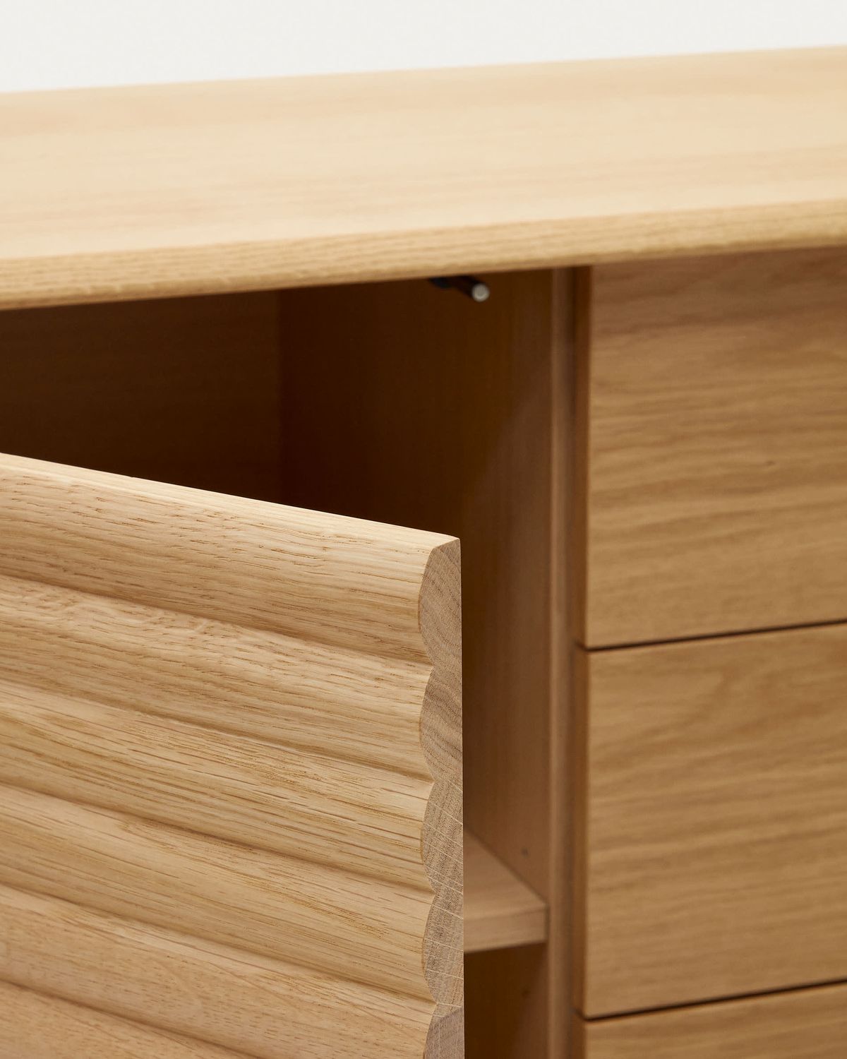 Aparador Lenon 1 puerta y 3 cajones de madera y chapa de roble 105 x 85 cm FSC MIX Credit