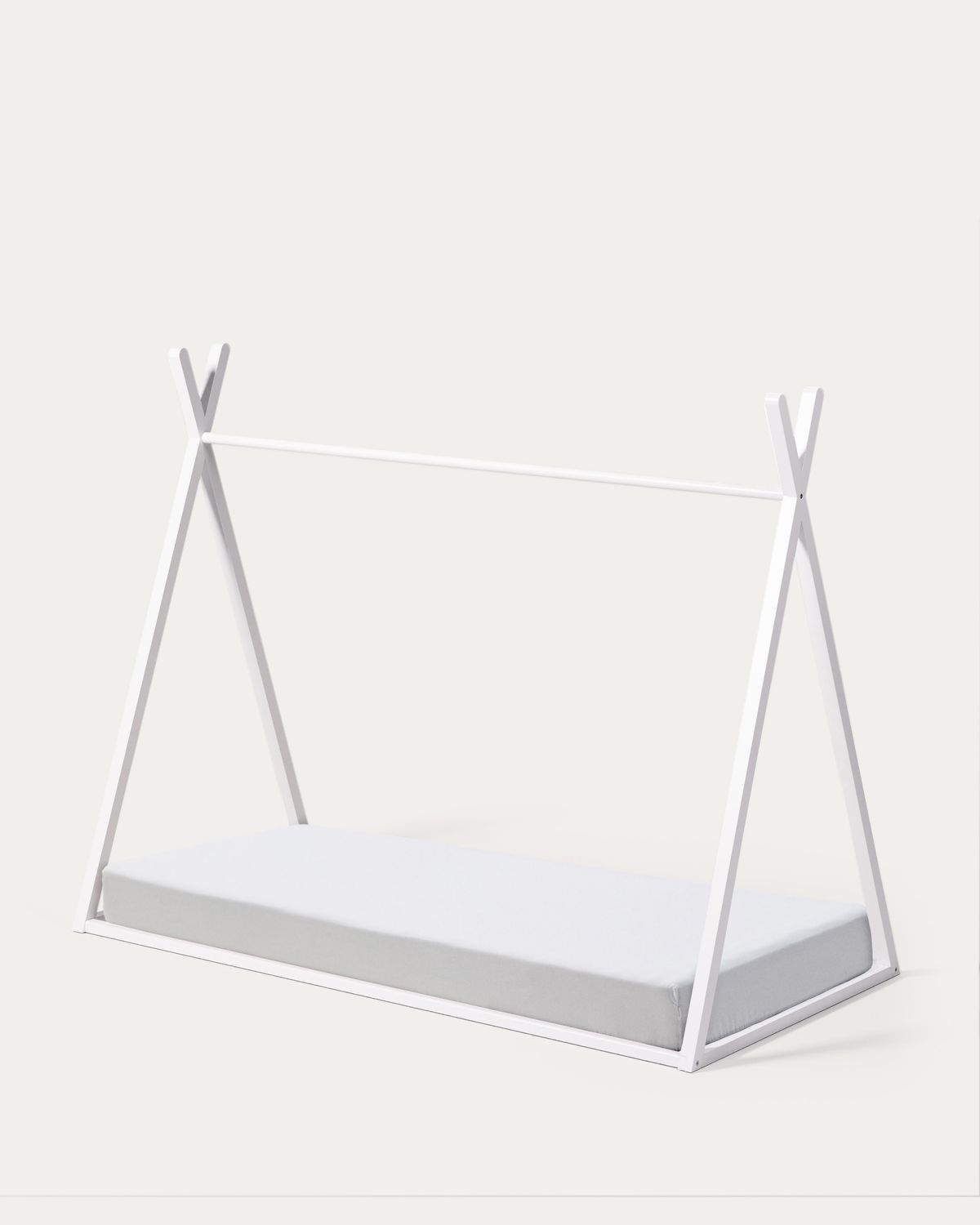 Cama tipi Maralis de madera maciza de haya con acabado blanco para colchón de 90 x 190 cm