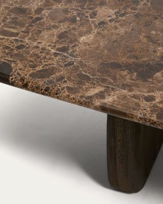 Mesa de centro Pirita de mármol marrón y patas de madera maciza de roble acabado oscuro 147 x 65 cm FSC 100%