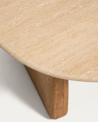Mesa auxiliar Pirita de travertino beige y patas de madera maciza de roble acabado tono natural 71 x 70 cm FSC 100%