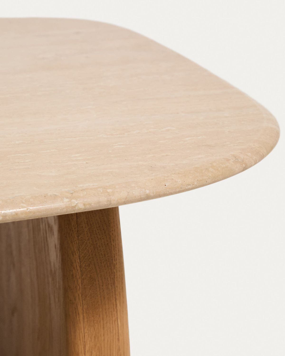 Mesa auxiliar Pirita de travertino beige y patas de madera maciza de roble acabado tono natural 71 x 70 cm FSC 100%