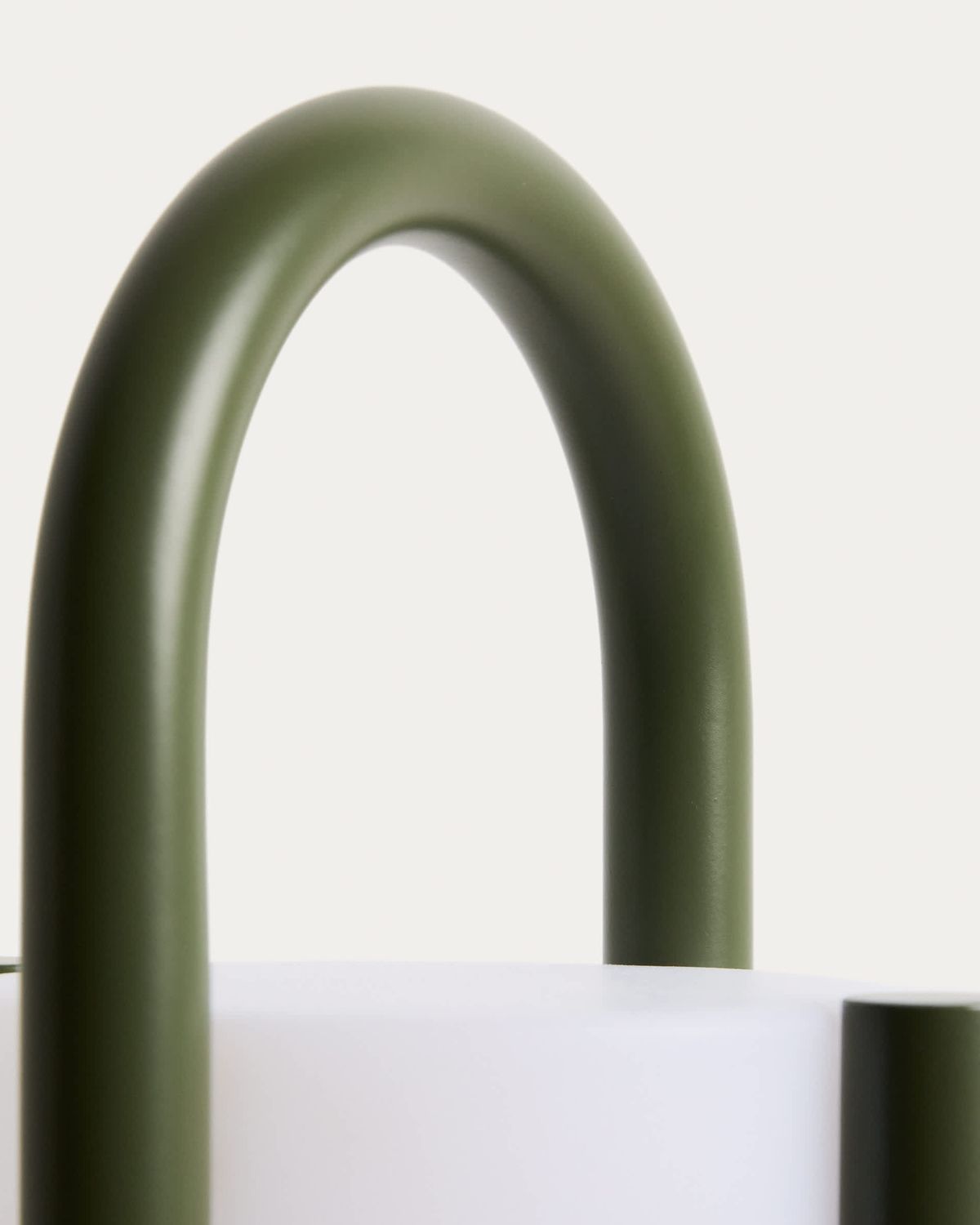 Lámpara de mesa grande portátil Leros de polietileno y acero verde