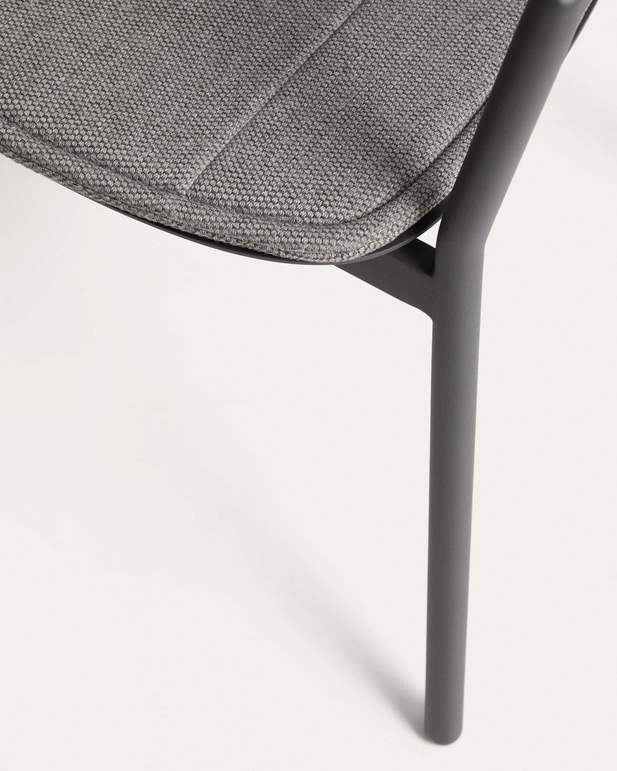 Silla apilable de exterior Alimia de aluminio grafito y cuerda sintética gris