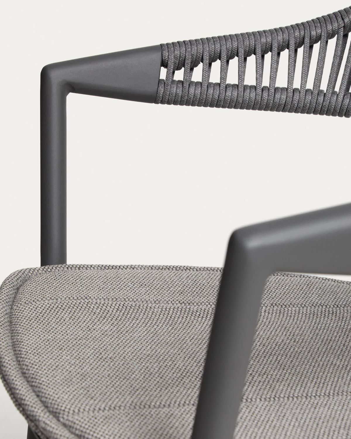 Silla apilable de exterior Alimia de aluminio grafito y cuerda sintética gris
