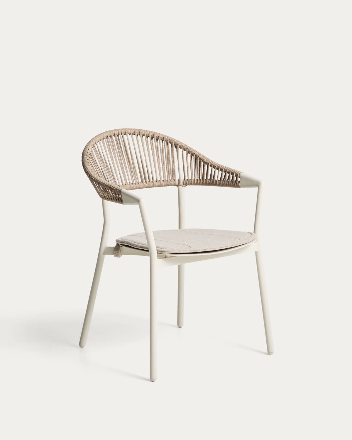 Silla apilable de exterior Alimia de aluminio crudo y cuerda sintética beige