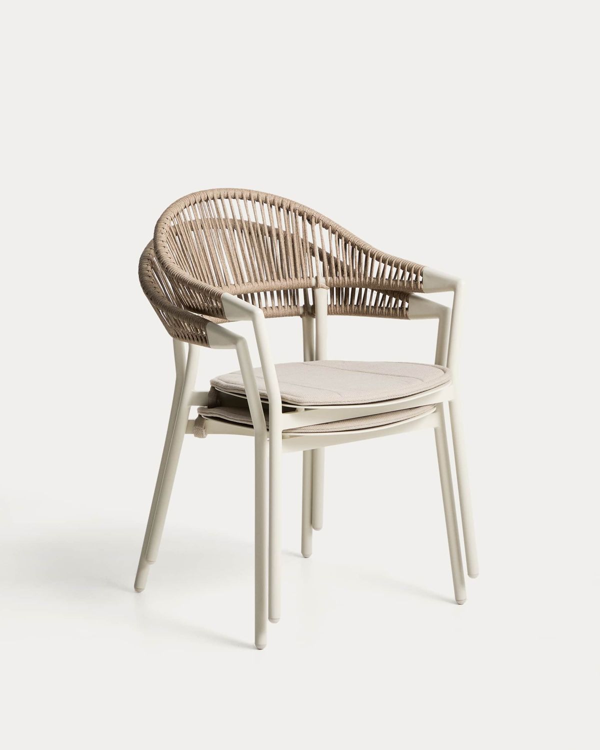 Silla apilable de exterior Alimia de aluminio crudo y cuerda sintética beige